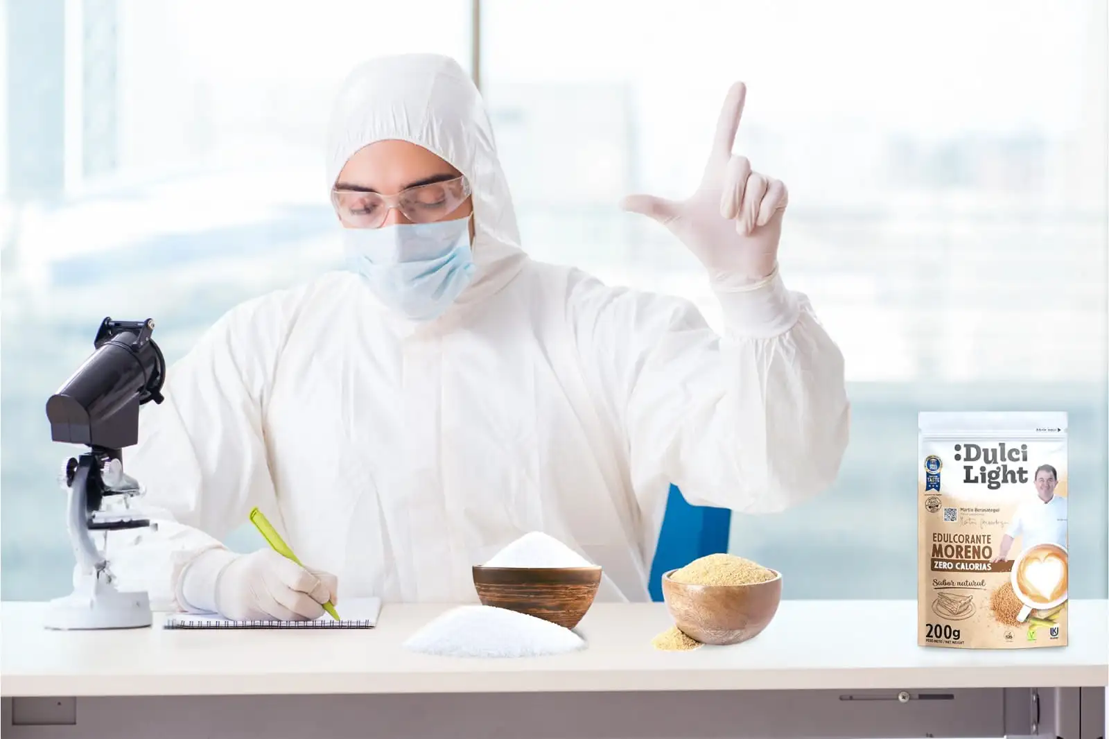 Técnico alimentario desarrollando fórmulas de edulcorante industrial personalizadas para fabricantes.